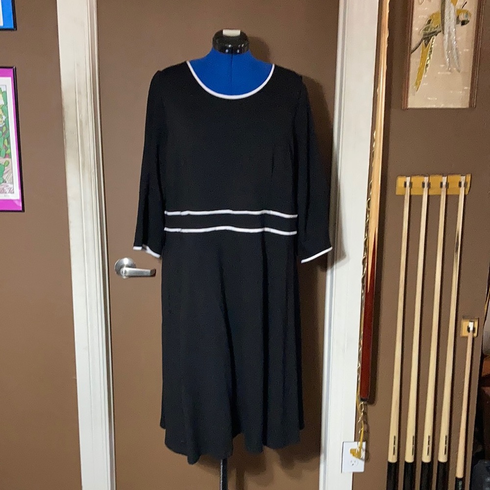 GOING SOON Black and white lantern sleeve dress